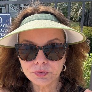 Meet your Posher, Lillian